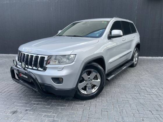 JEEP GRAND CHEROKEE 3.6 LAREDO 4X4 V6 24V GASOLINA 4P AUTOMÁTICO